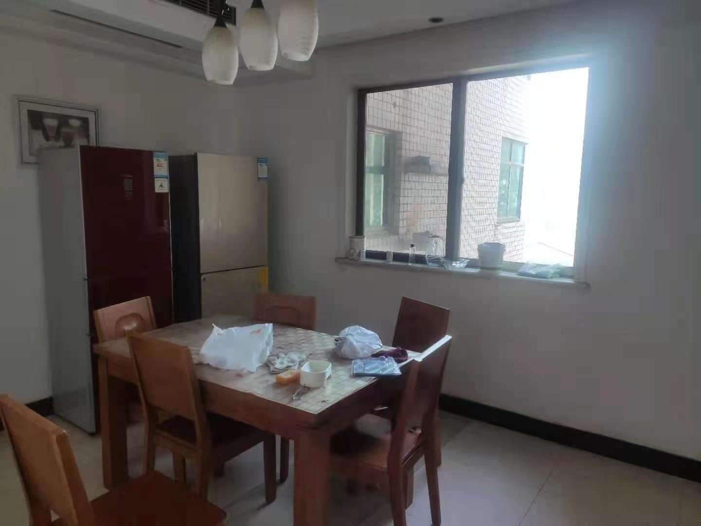 房地产大厦 3室2厅2卫 2500.0元/月 房地产大厦 3室2厅2卫 2500.0元/月室内图