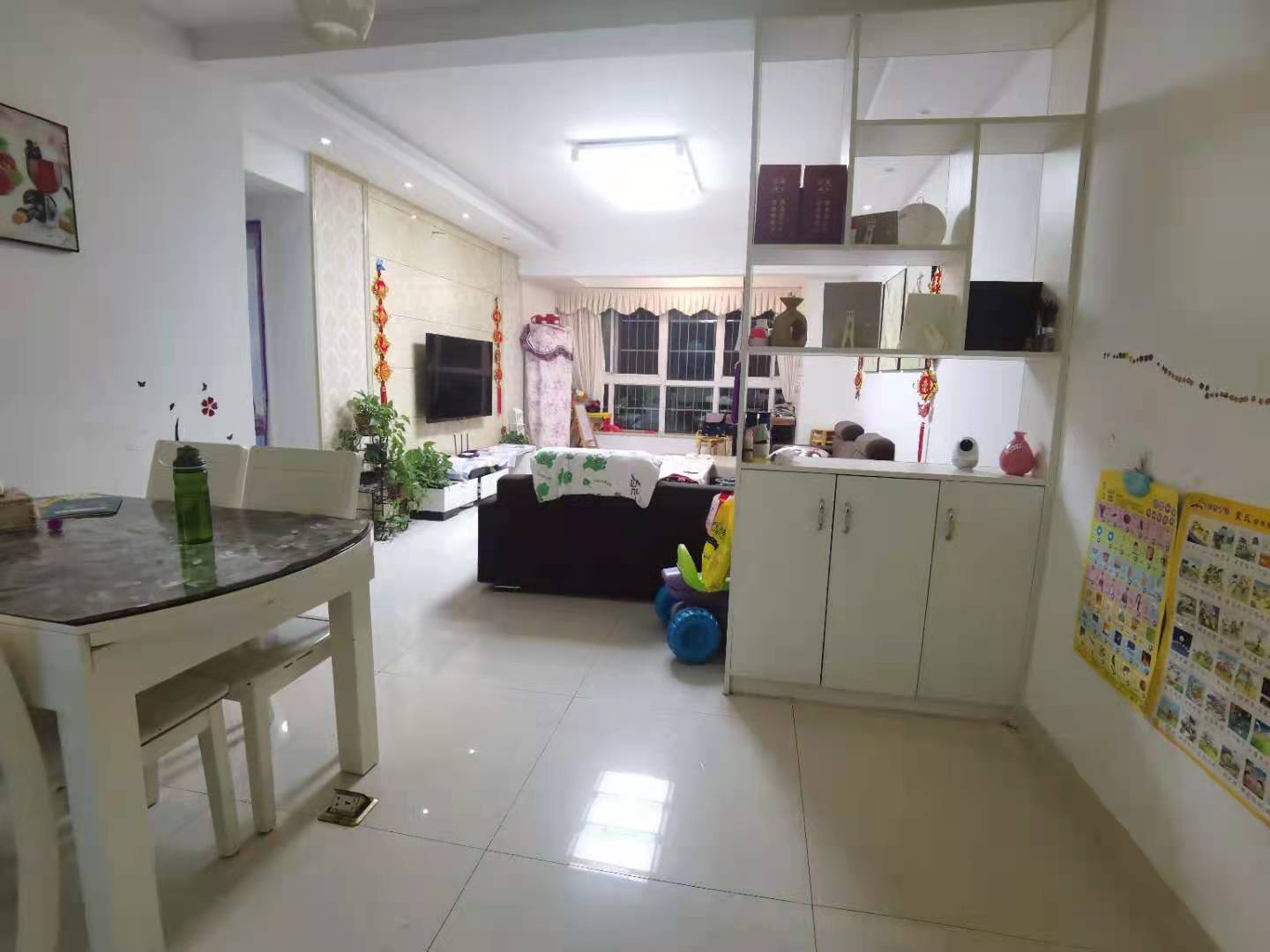 东方丽都 3室2厅1卫 1600.0元/月 东方丽都 3室2厅1卫 1600.0元/月室内图