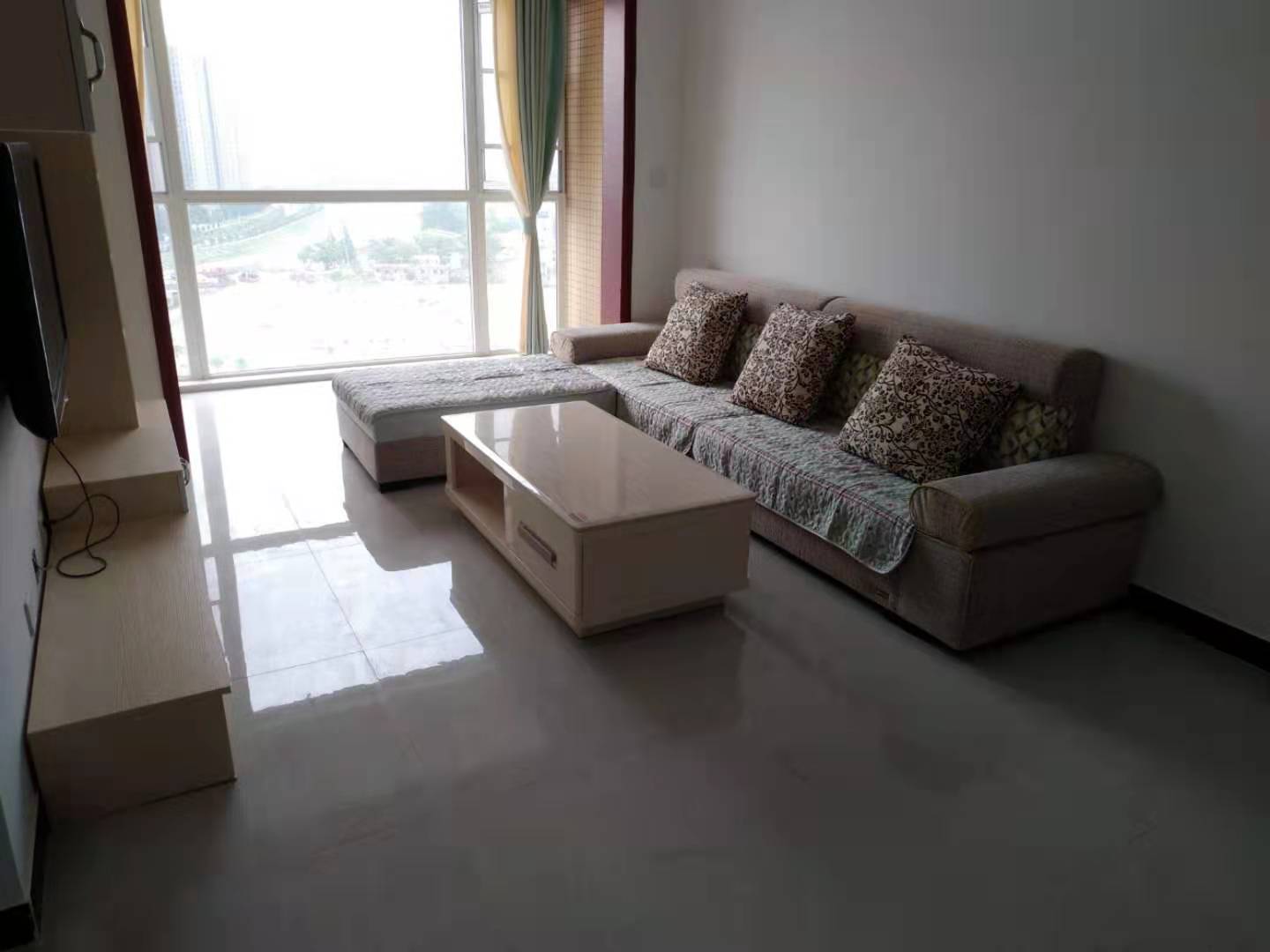 南湖尚景  2室2厅1卫    1800.0元/月 南湖尚景  2室2厅1卫    1800.0元/月小区图