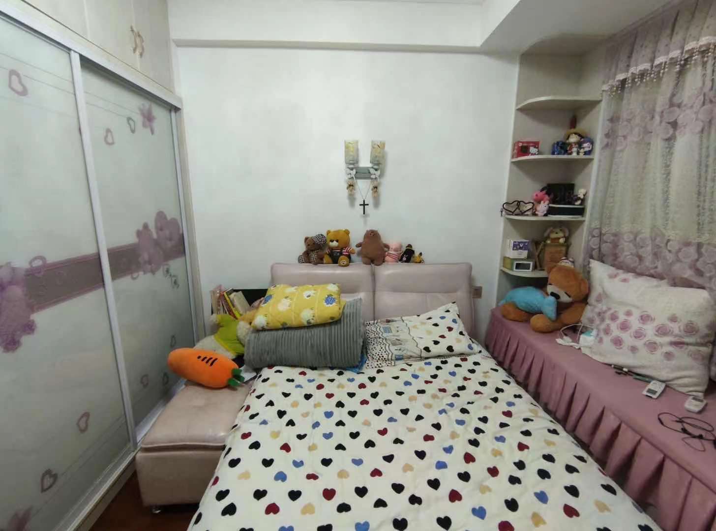 旺城天悦领秀香江  3室2厅2卫    99.8万 旺城天悦领秀香江  3室2厅2卫    99.8万客厅