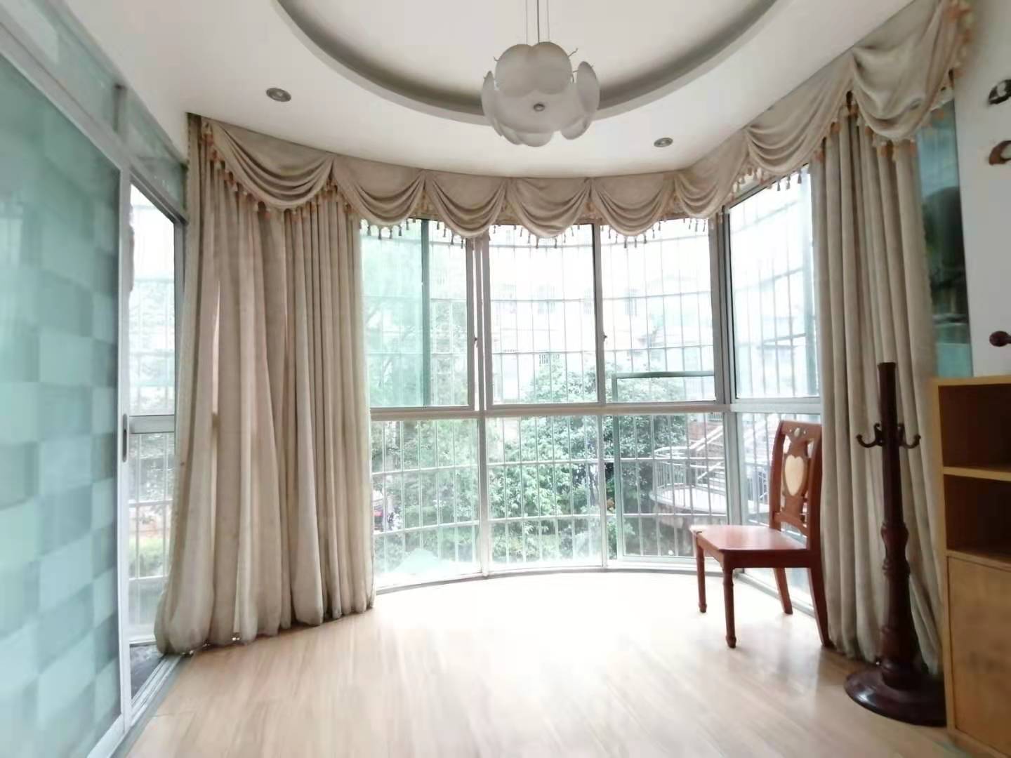 明兴花苑 4室2厅2卫 2400.0元/月 明兴花苑 4室2厅2卫 2400.0元/月户型图