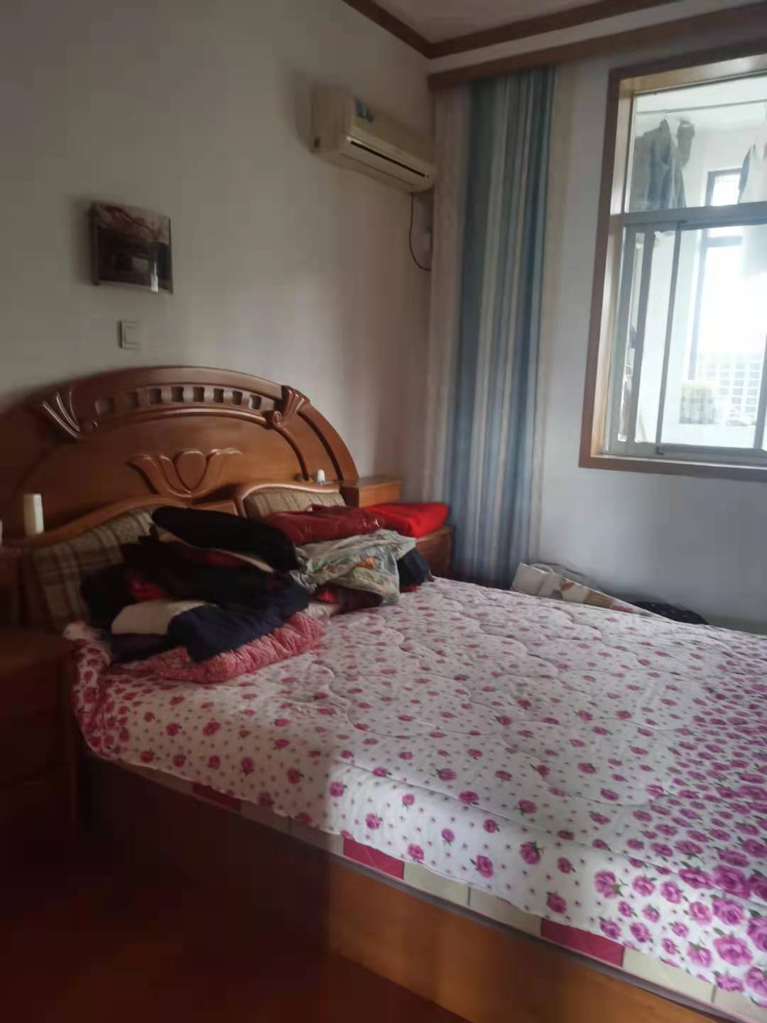 人寿财产保险公司家属楼  4室2厅2卫    90.0万 人寿财产保险公司家属楼  4室2厅2卫    90.0万客厅