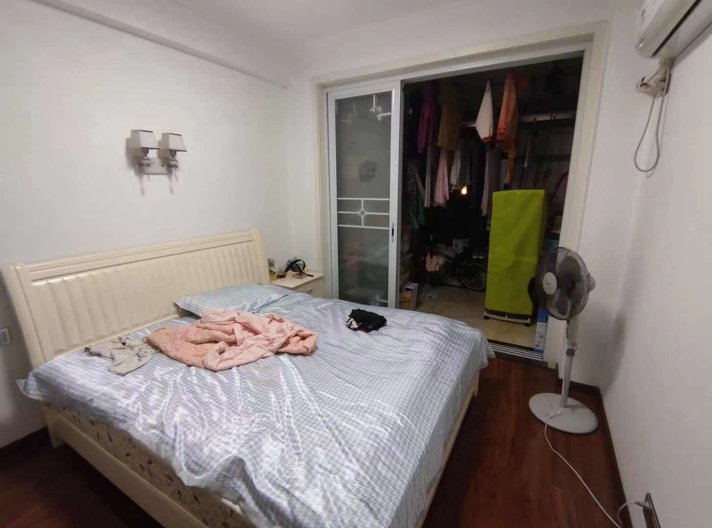 旺城天悦领秀香江  3室2厅2卫    99.8万 旺城天悦领秀香江  3室2厅2卫    99.8万客厅