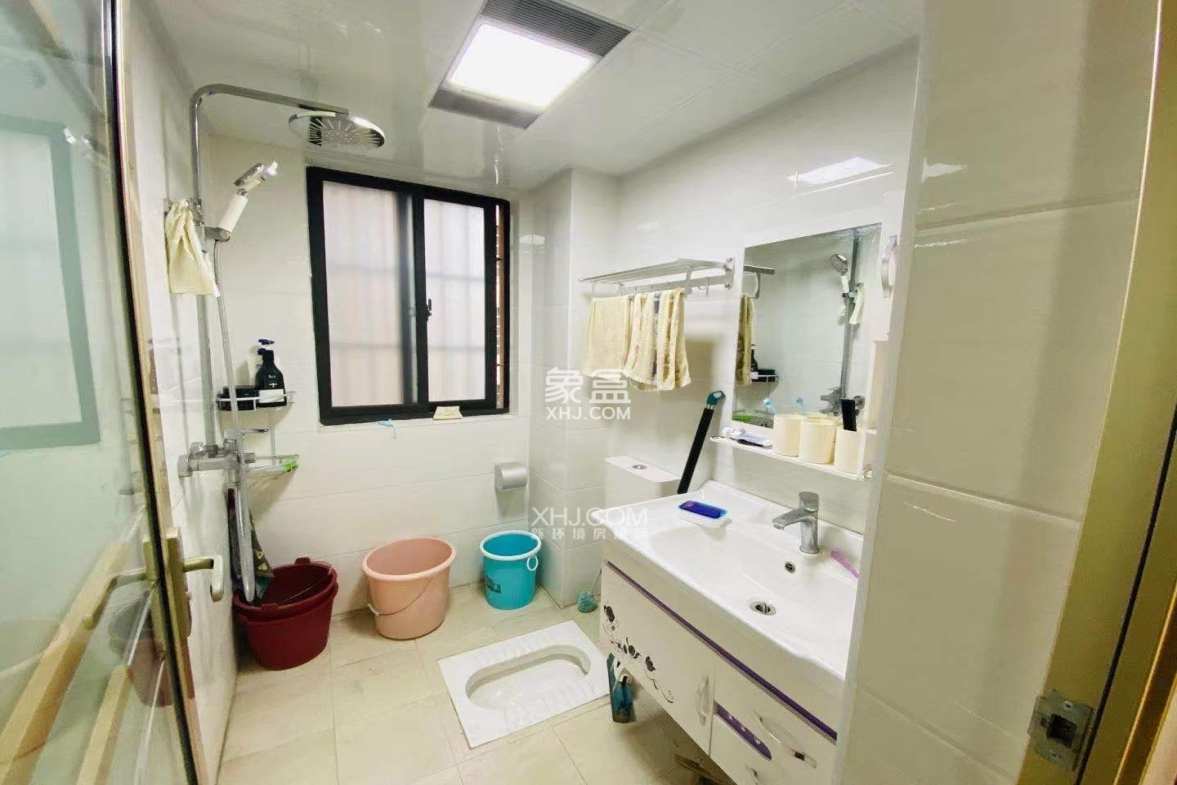 辉煌时代 2室2厅1卫 59.8万 辉煌时代 2室2厅1卫 59.8万客厅