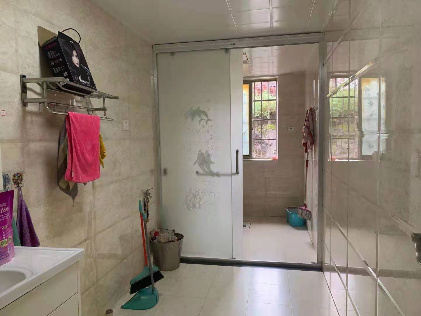 山水名苑  3室2厅2卫    72.8万 山水名苑  3室2厅2卫    72.8万卧室