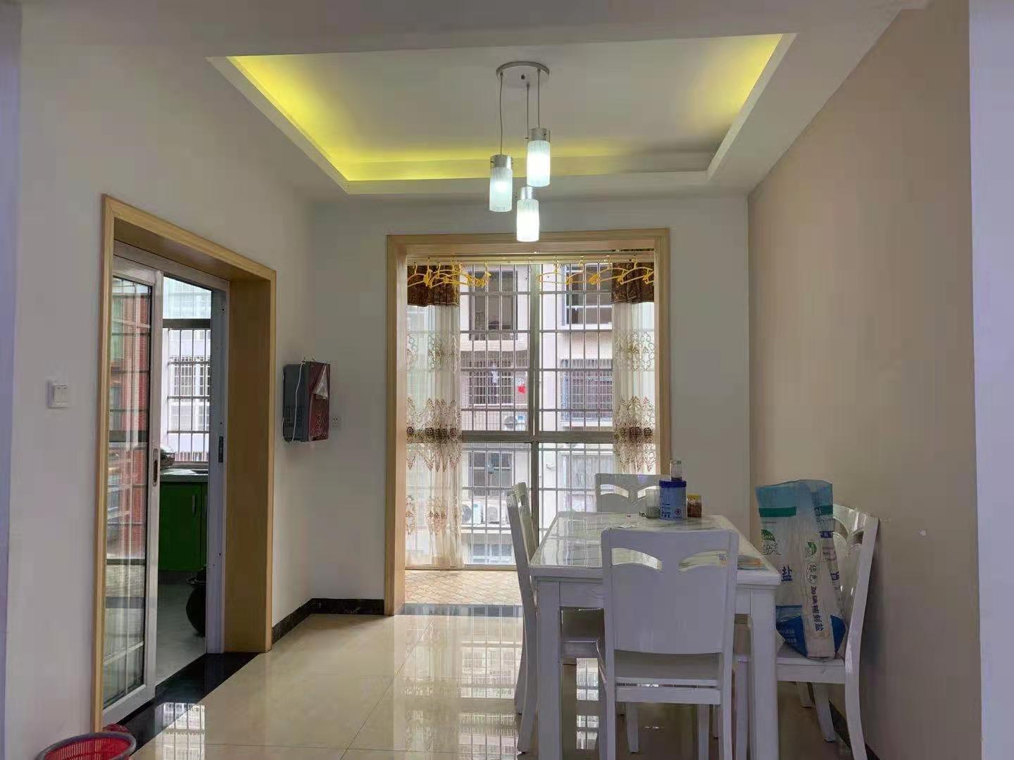 山水名苑  3室2厅2卫    72.8万 山水名苑  3室2厅2卫    72.8万客厅