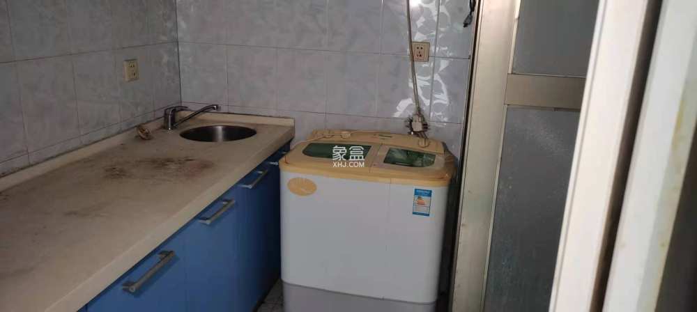 万城国际灯饰城  1室1厅1卫    19.8万