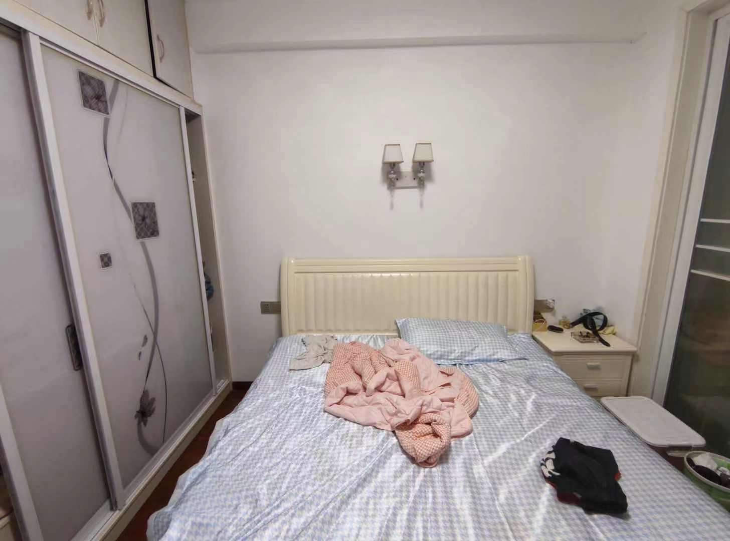 旺城天悦领秀香江  3室2厅2卫    99.8万 旺城天悦领秀香江  3室2厅2卫    99.8万客厅