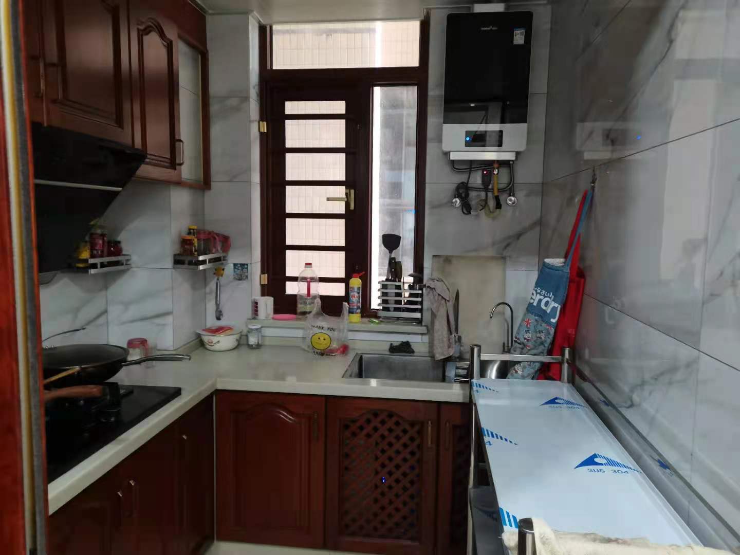 檀香山  4室2厅2卫    138.0万厨房