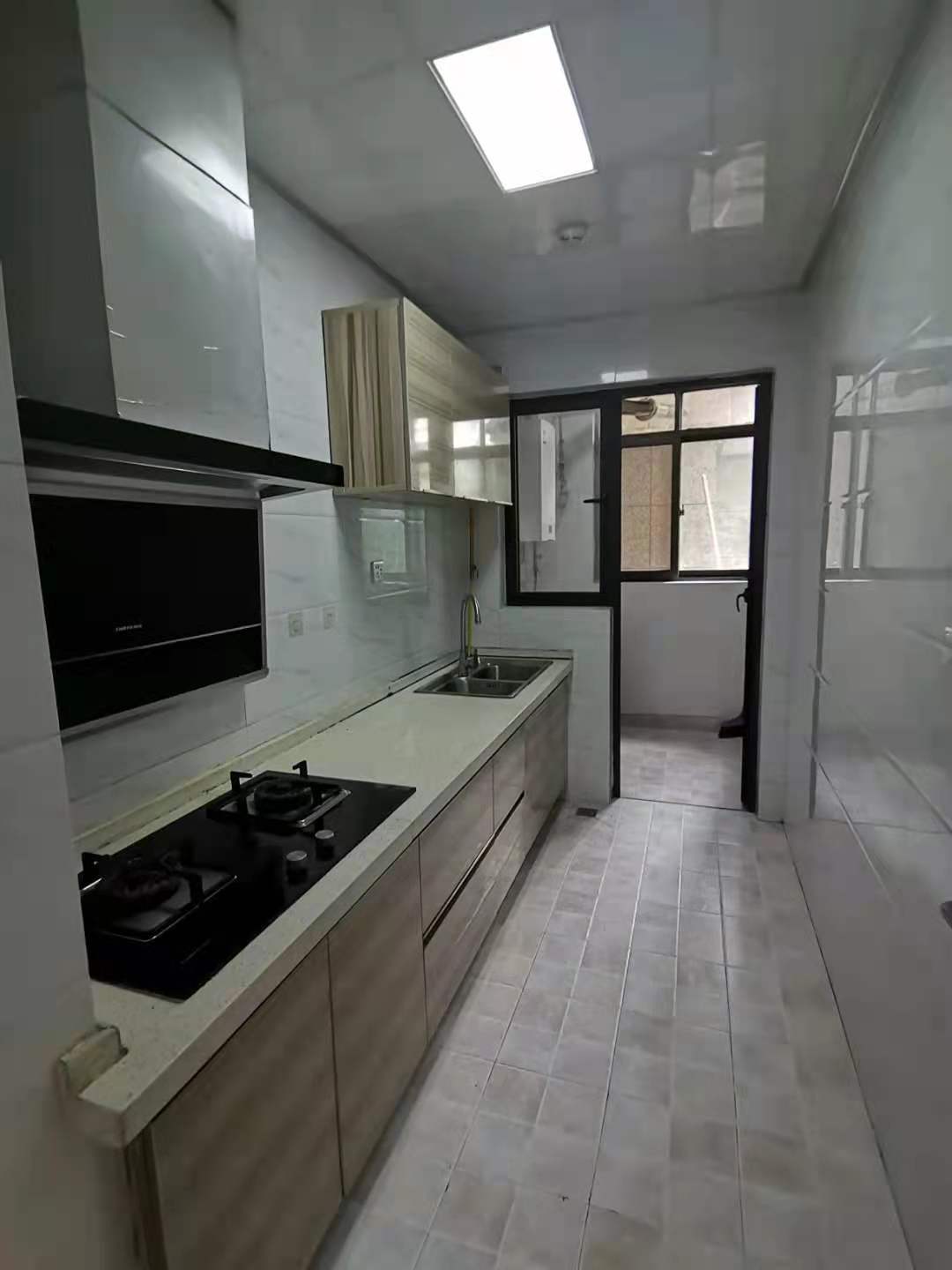 远大中央公园一期  3室2厅2卫    2600.0元/月室内图