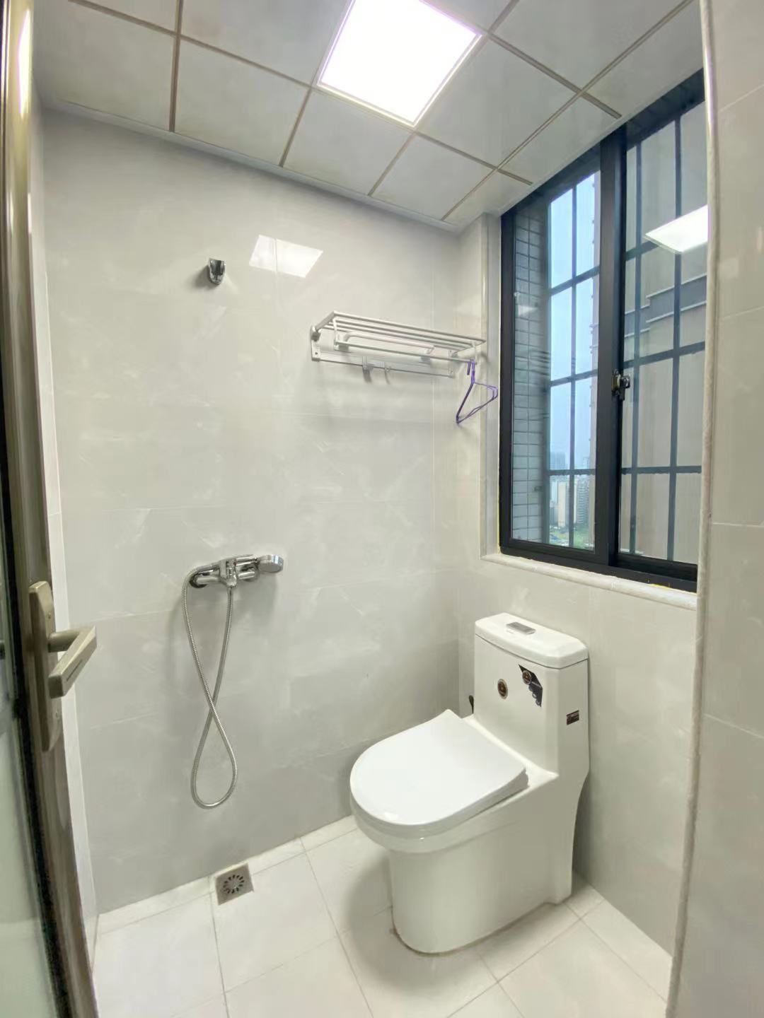 长湖峰境 3室2厅2卫 3000.0元/月 长湖峰境 3室2厅2卫 3000.0元/月室内图