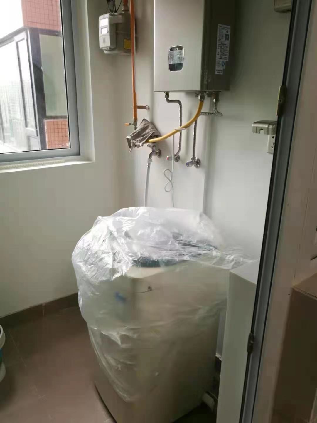 海伦春天  3室2厅1卫   2300.00元/月室内图