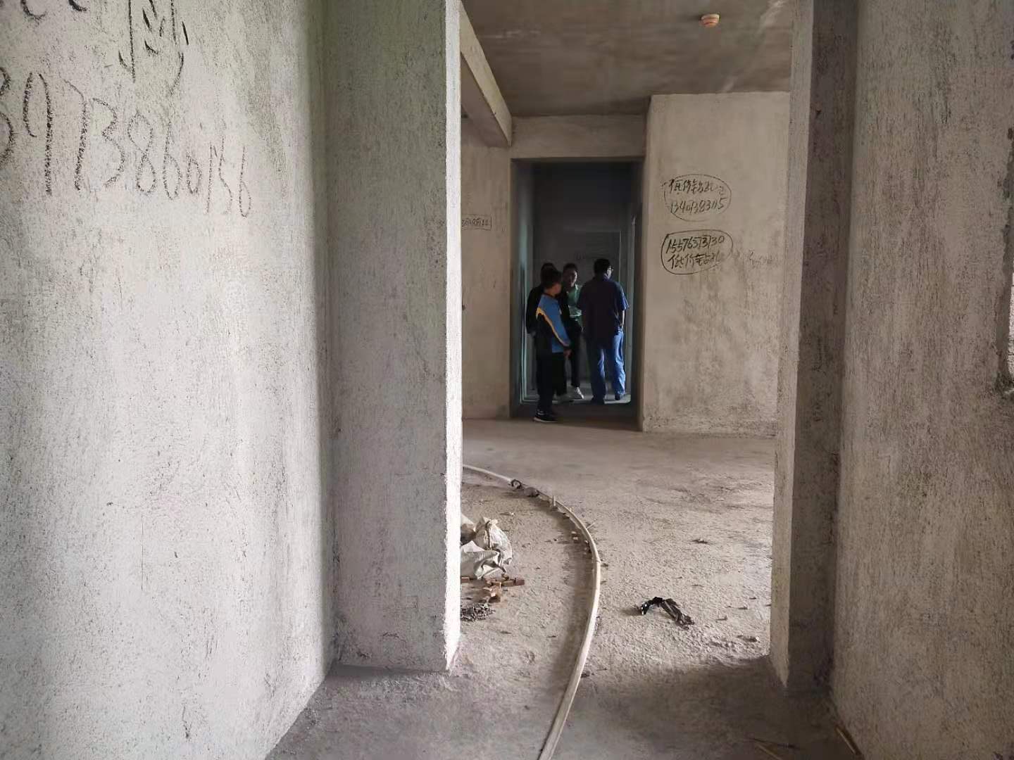 大同沁园  3室2厅2卫    76.8万 大同沁园  3室2厅2卫    76.8万卧室