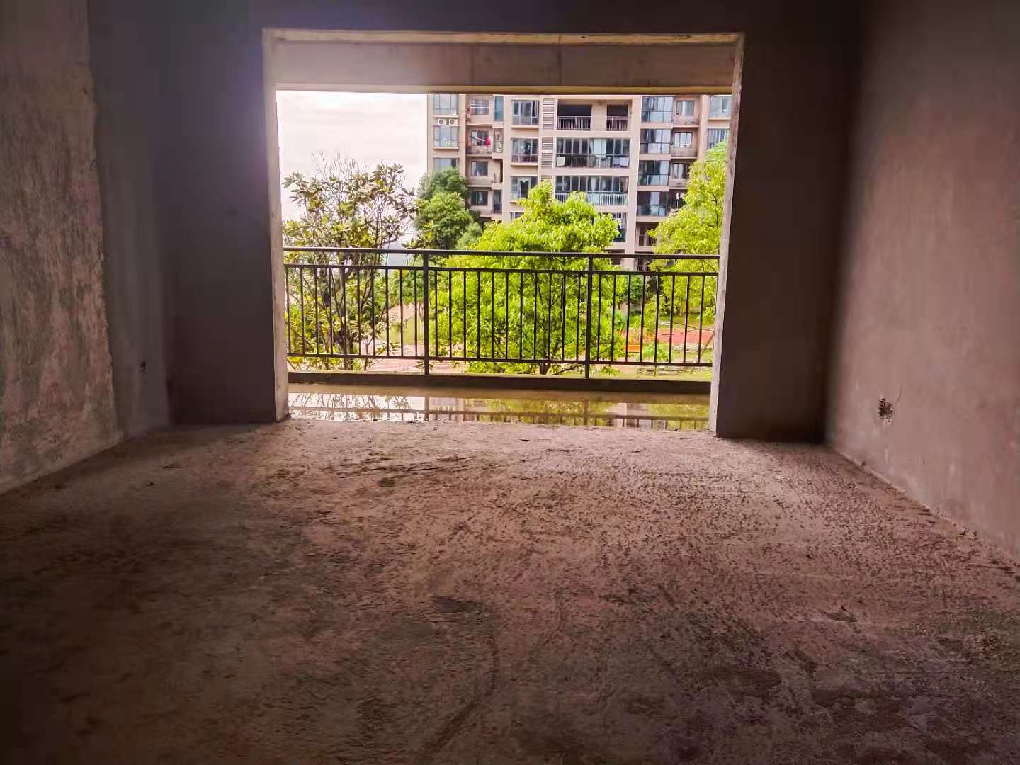 大同沁园  3室2厅2卫    76.8万 大同沁园  3室2厅2卫    76.8万客厅