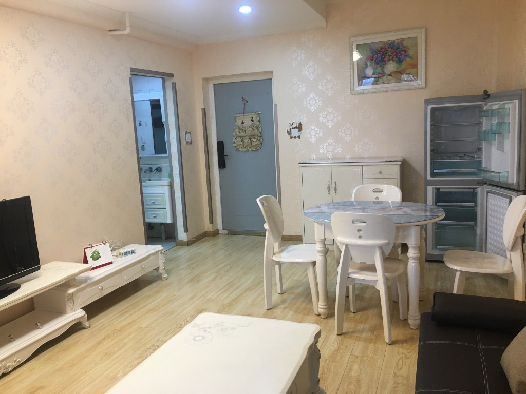 左右小区  2室1厅1卫   2000.00元/月室内图