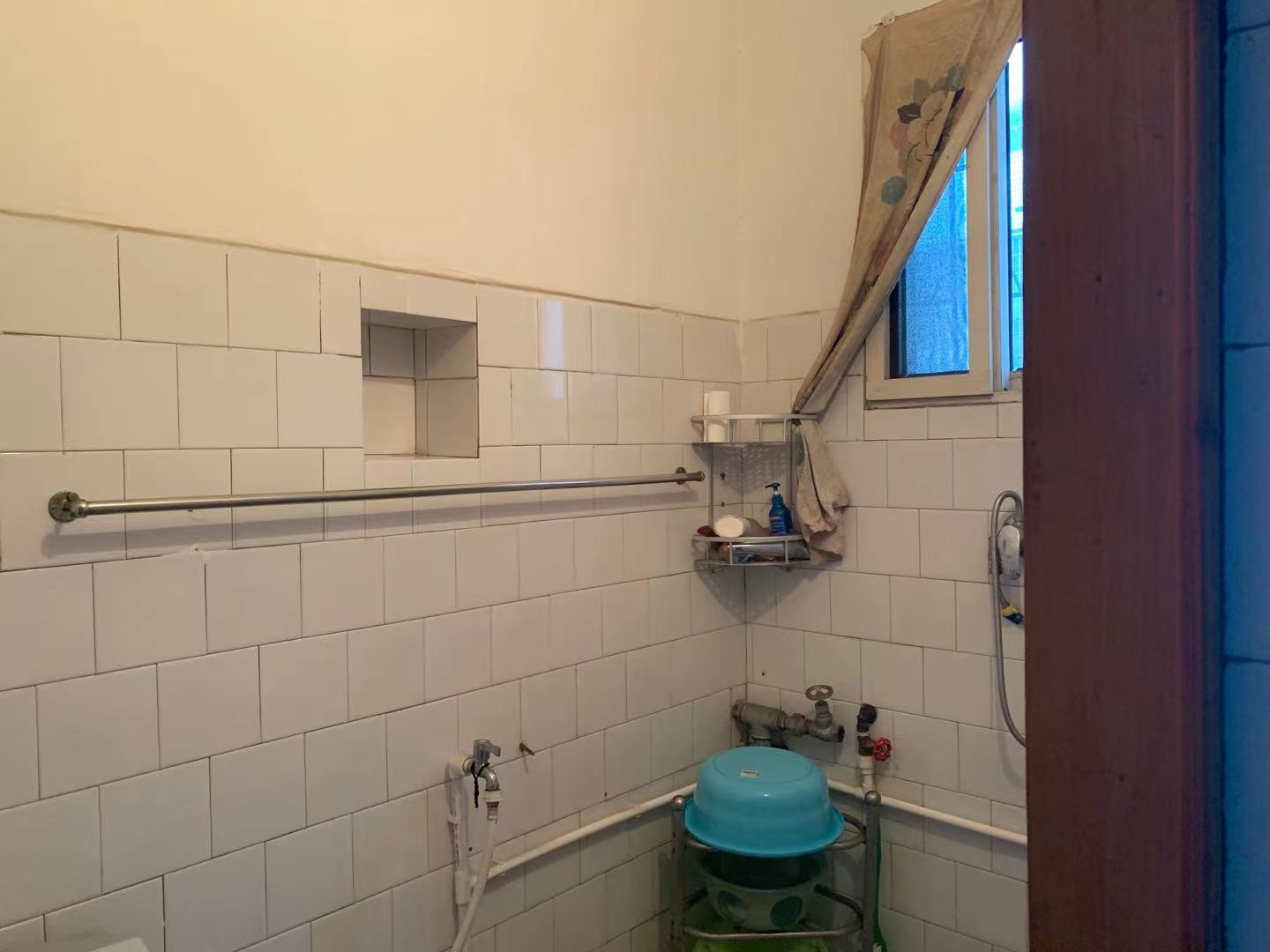 湘中大厦 2室1厅1卫 48.8万 湘中大厦 2室1厅1卫 48.8万卫生间