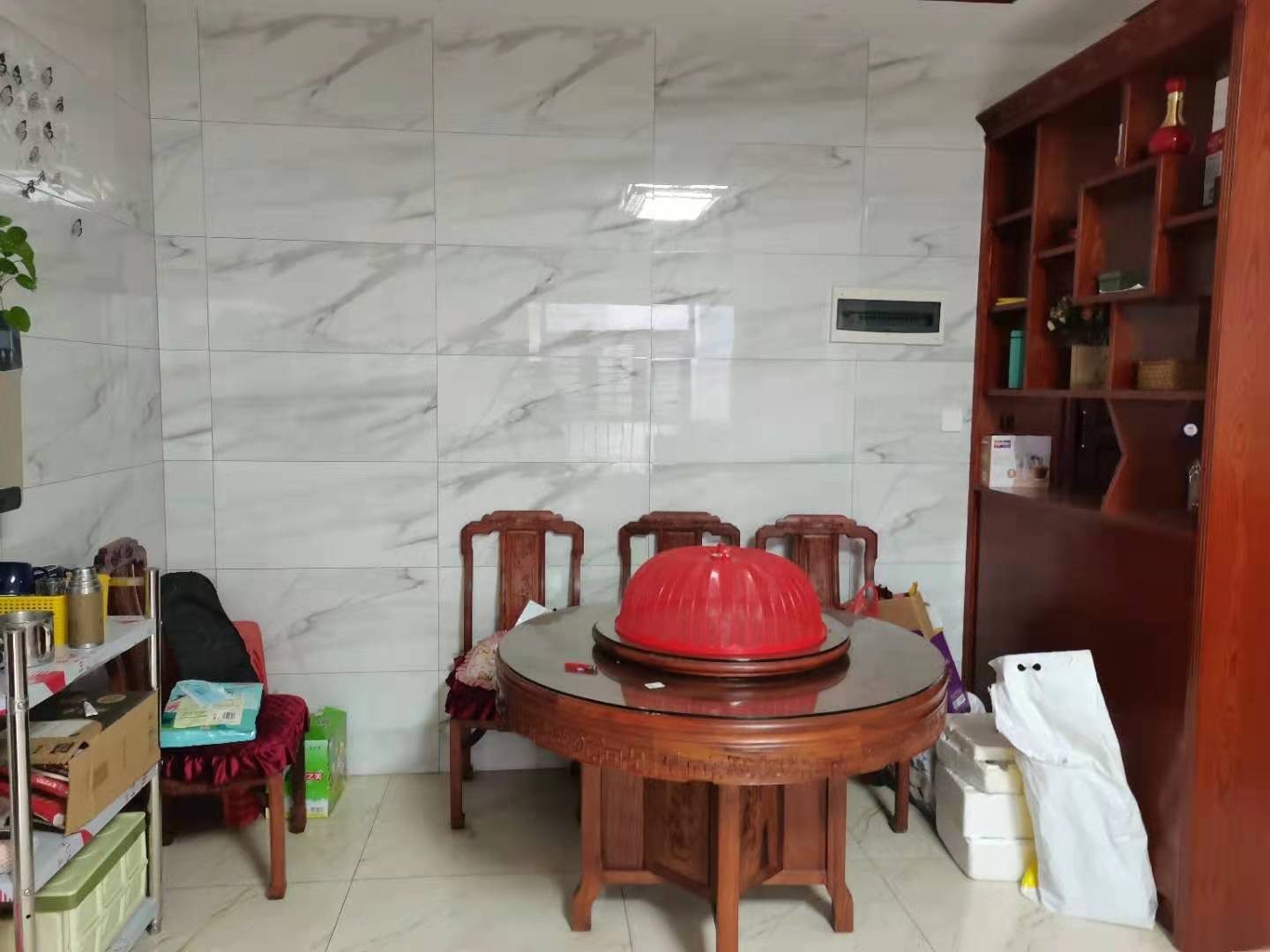 檀香山  4室2厅2卫    138.0万客厅