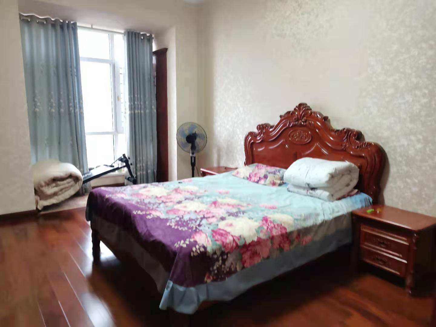 檀香山  4室2厅2卫    138.0万卧室