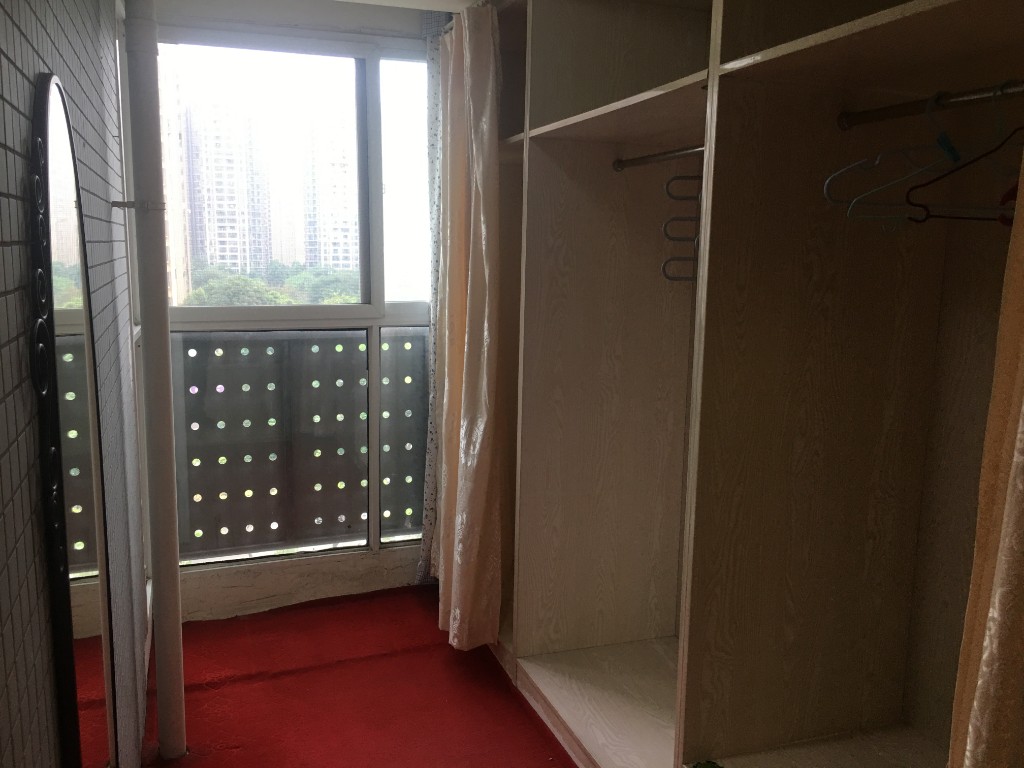 左右小区  2室1厅1卫   2000.00元/月室内图