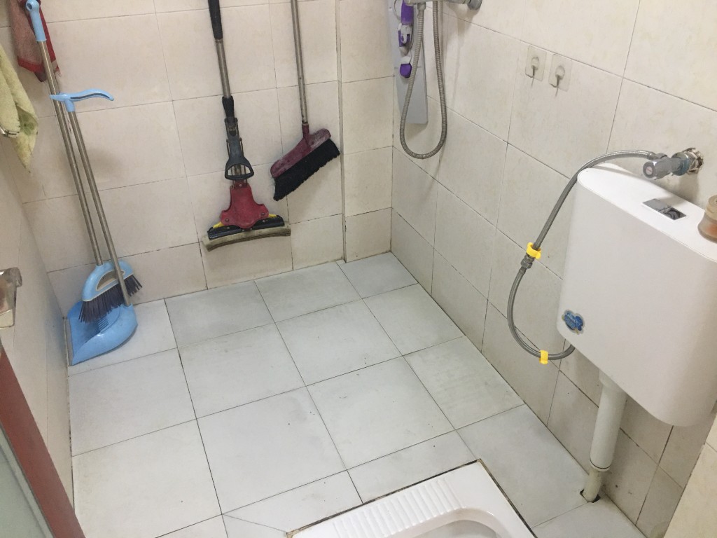 左右小区  2室1厅1卫   2000.00元/月室内图