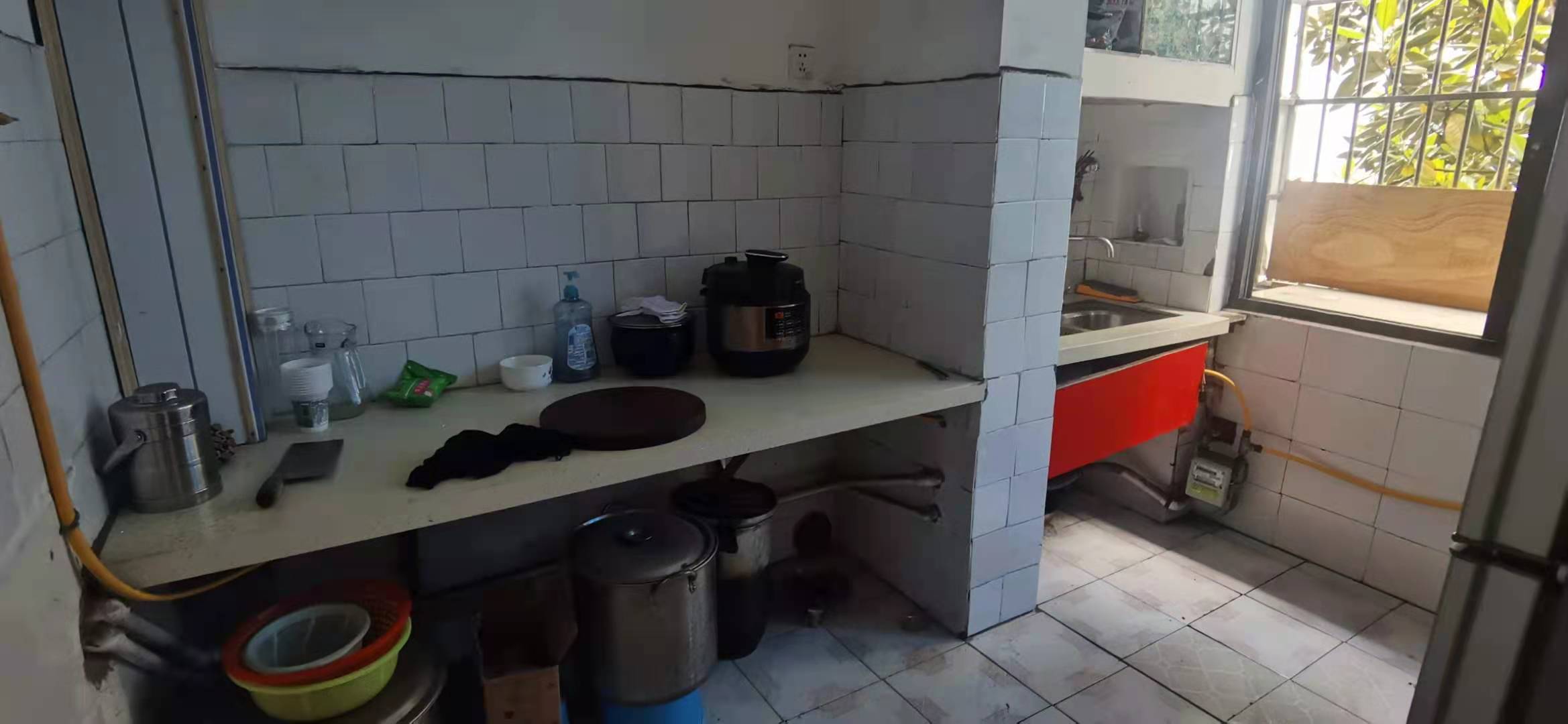 桥南电力局  3室2厅1卫    49.8万 桥南电力局  3室2厅1卫    49.8万厨房