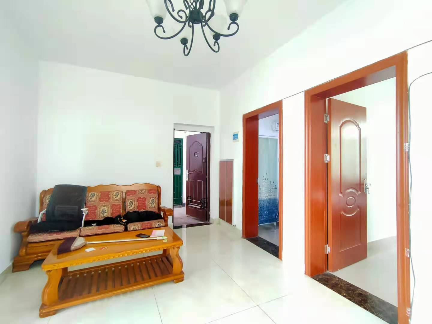 荷叶三村 2室1厅1卫 1100.0元/月 荷叶三村 2室1厅1卫 1100.0元/月室内图