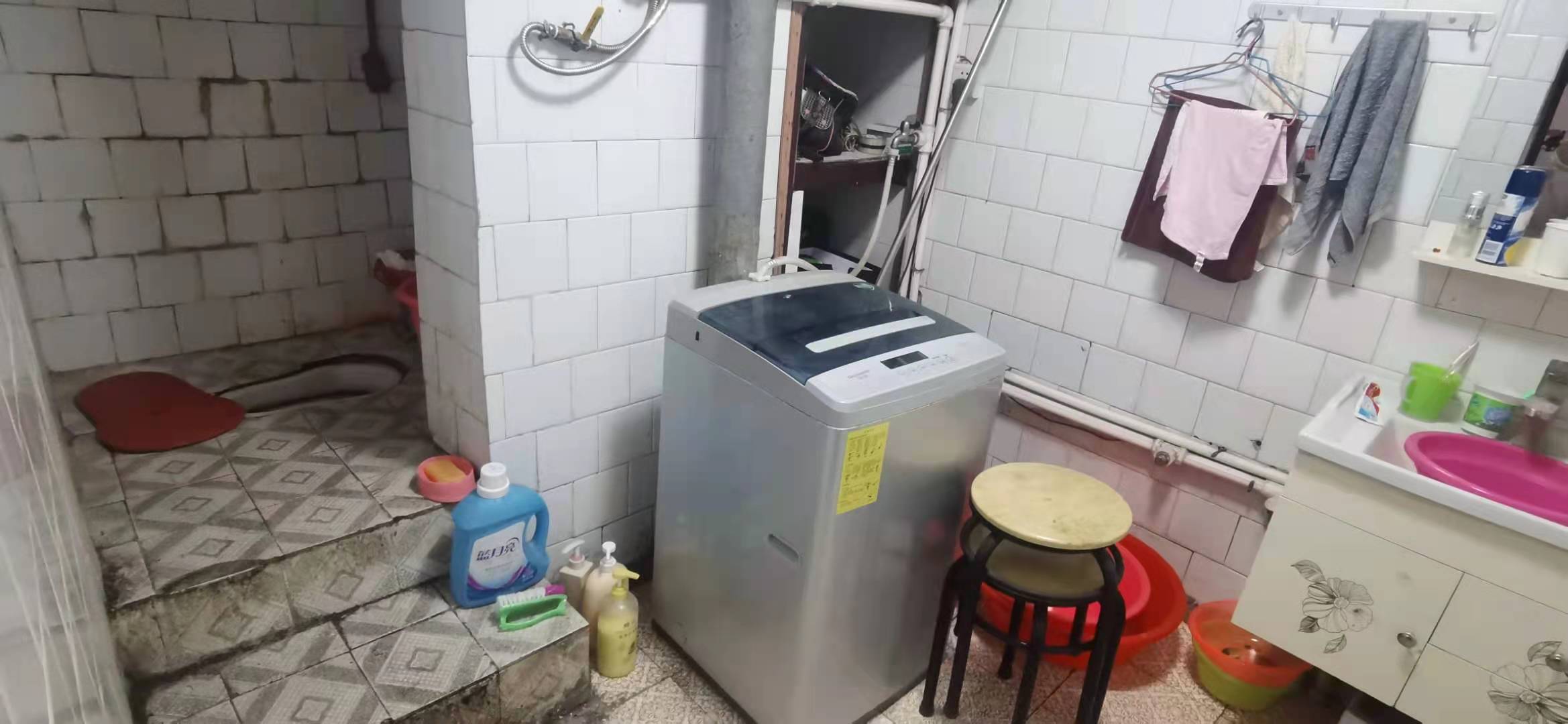 桥南电力局  3室2厅1卫    49.8万 桥南电力局  3室2厅1卫    49.8万卫生间