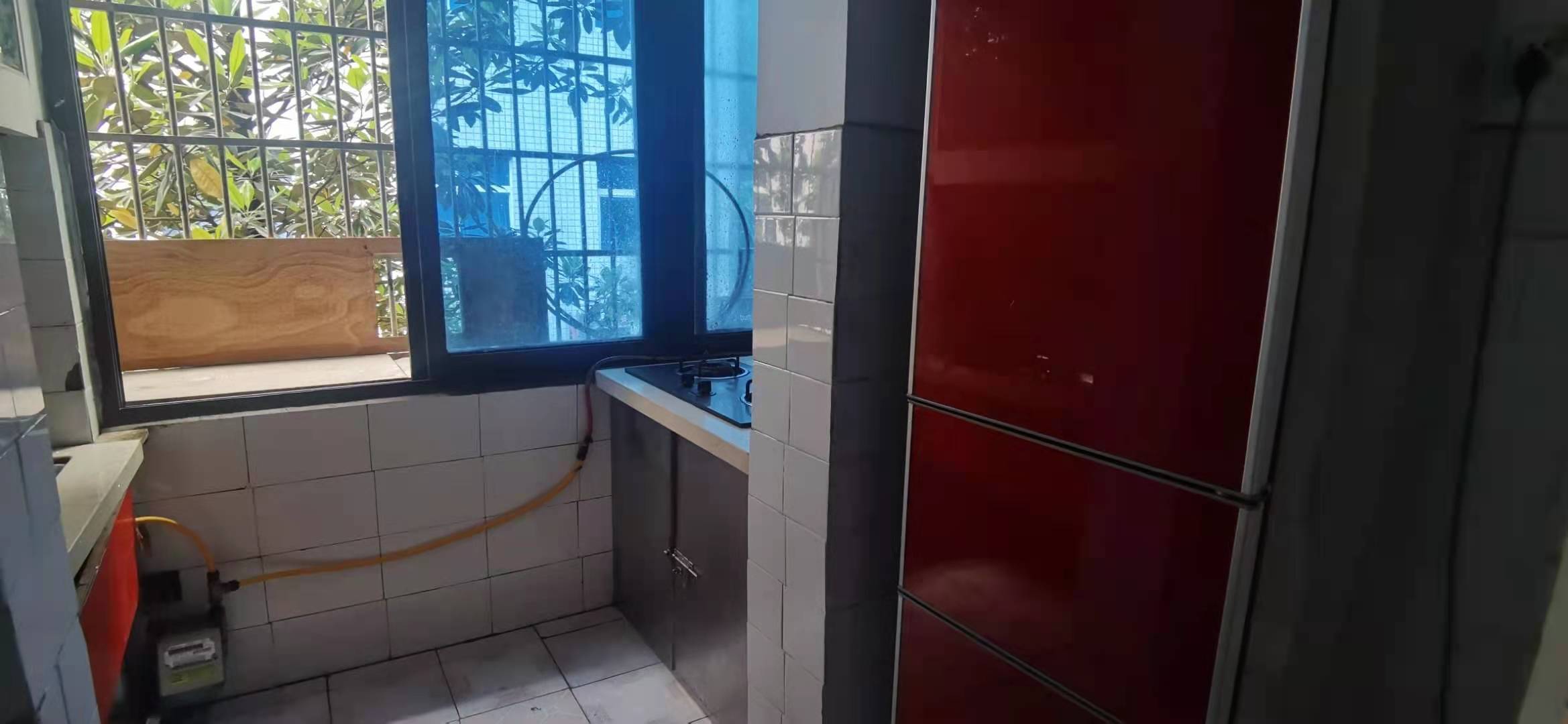 桥南电力局  3室2厅1卫    49.8万 桥南电力局  3室2厅1卫    49.8万厨房