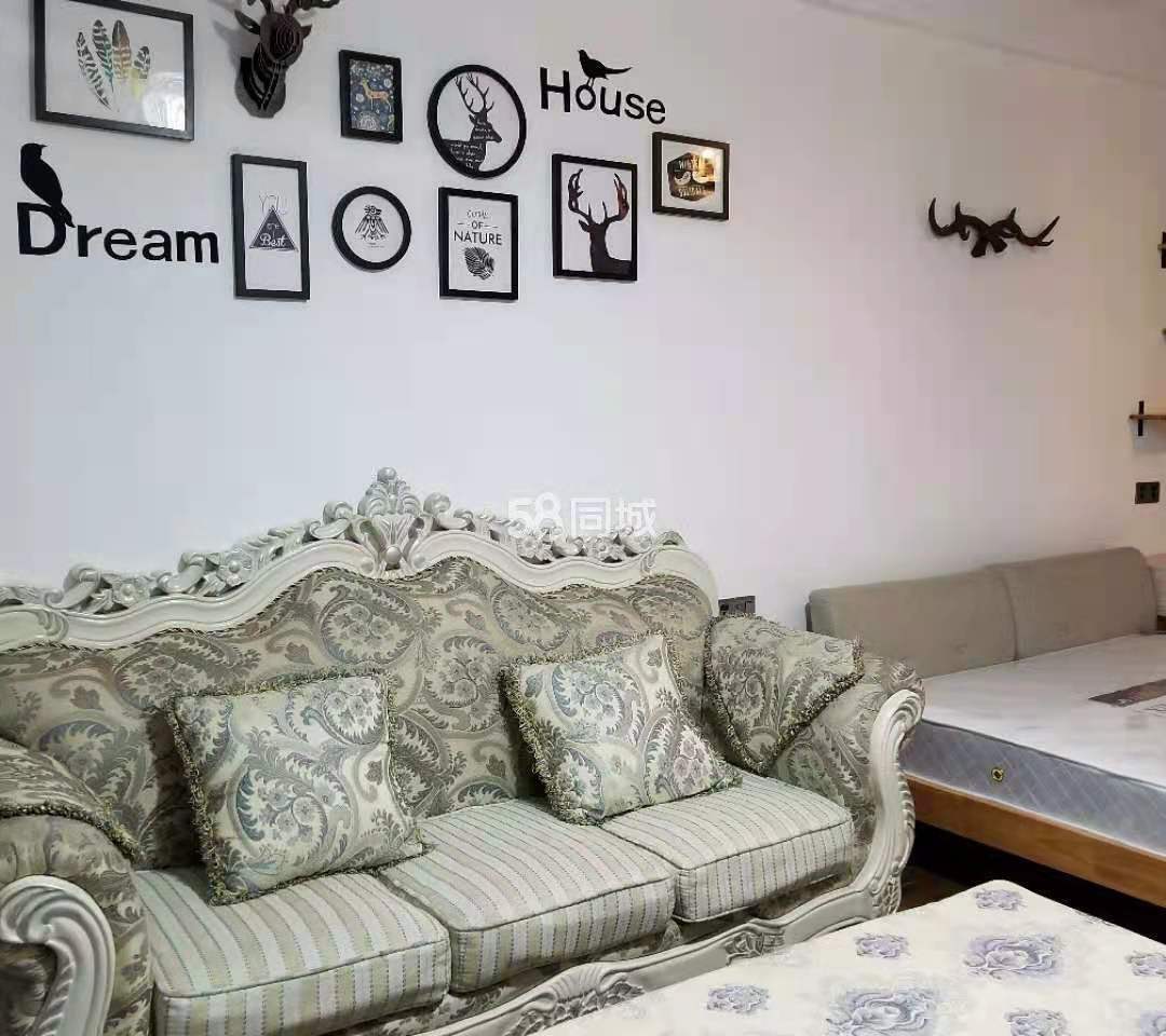 和厚园小区二期  1室1厅1卫    1200.0元/月 和厚园小区二期  1室1厅1卫    1200.0元/月