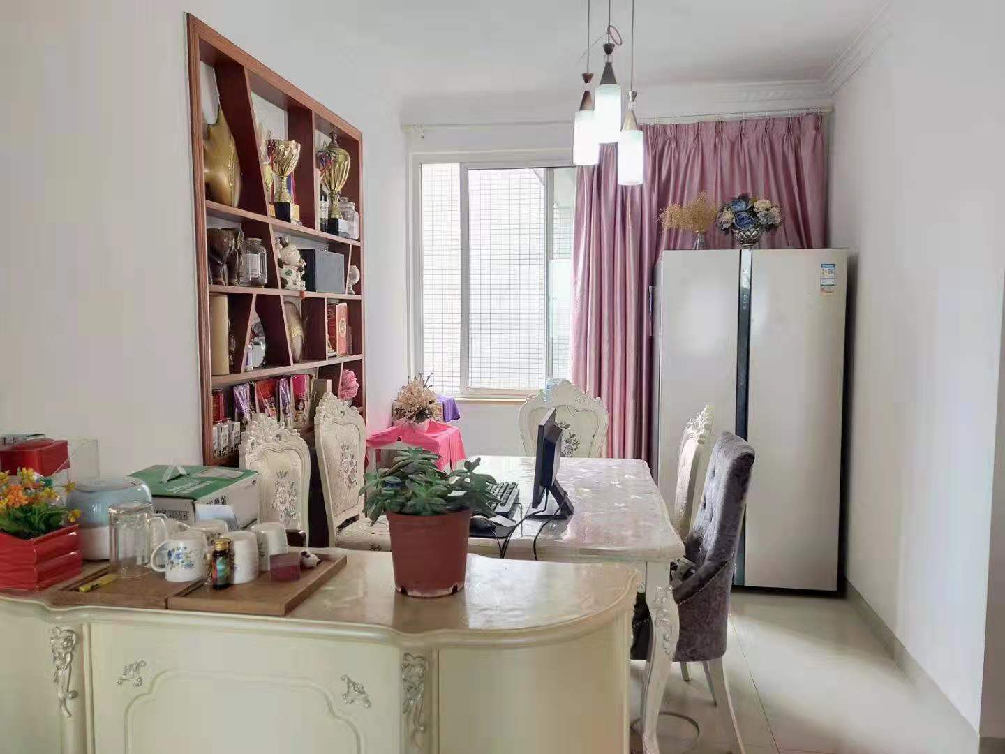 万城国际 3室2厅2卫 71.0万 万城国际 3室2厅2卫 71.0万客厅