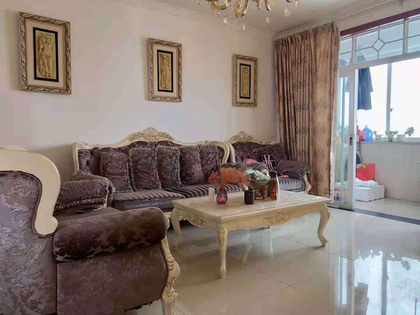 万城国际 3室2厅2卫 71.0万 万城国际 3室2厅2卫 71.0万客厅