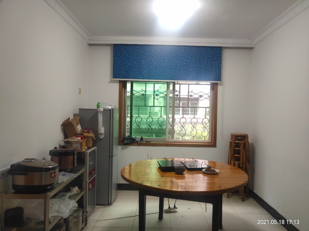 金桃苑小区 4室2厅1卫 55.8万 金桃苑小区 4室2厅1卫 55.8万卫生间