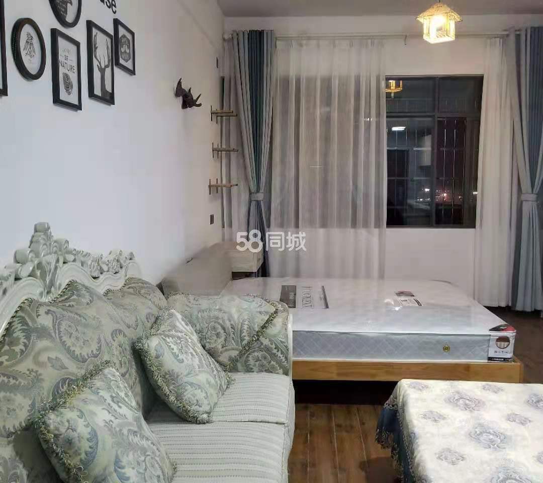 和厚园小区二期 1室1厅1卫 1200.0元/月 和厚园小区二期 1室1厅1卫 1200.0元/月室内图