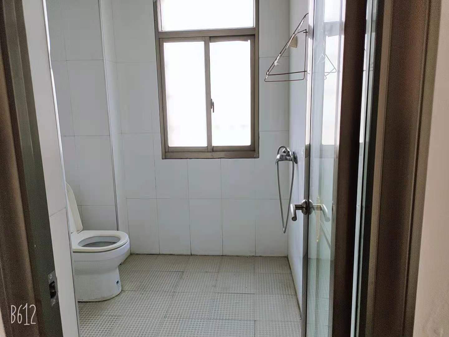 东方豪苑 3室2厅2卫 1700.0元/月 东方豪苑 3室2厅2卫 1700.0元/月室内图