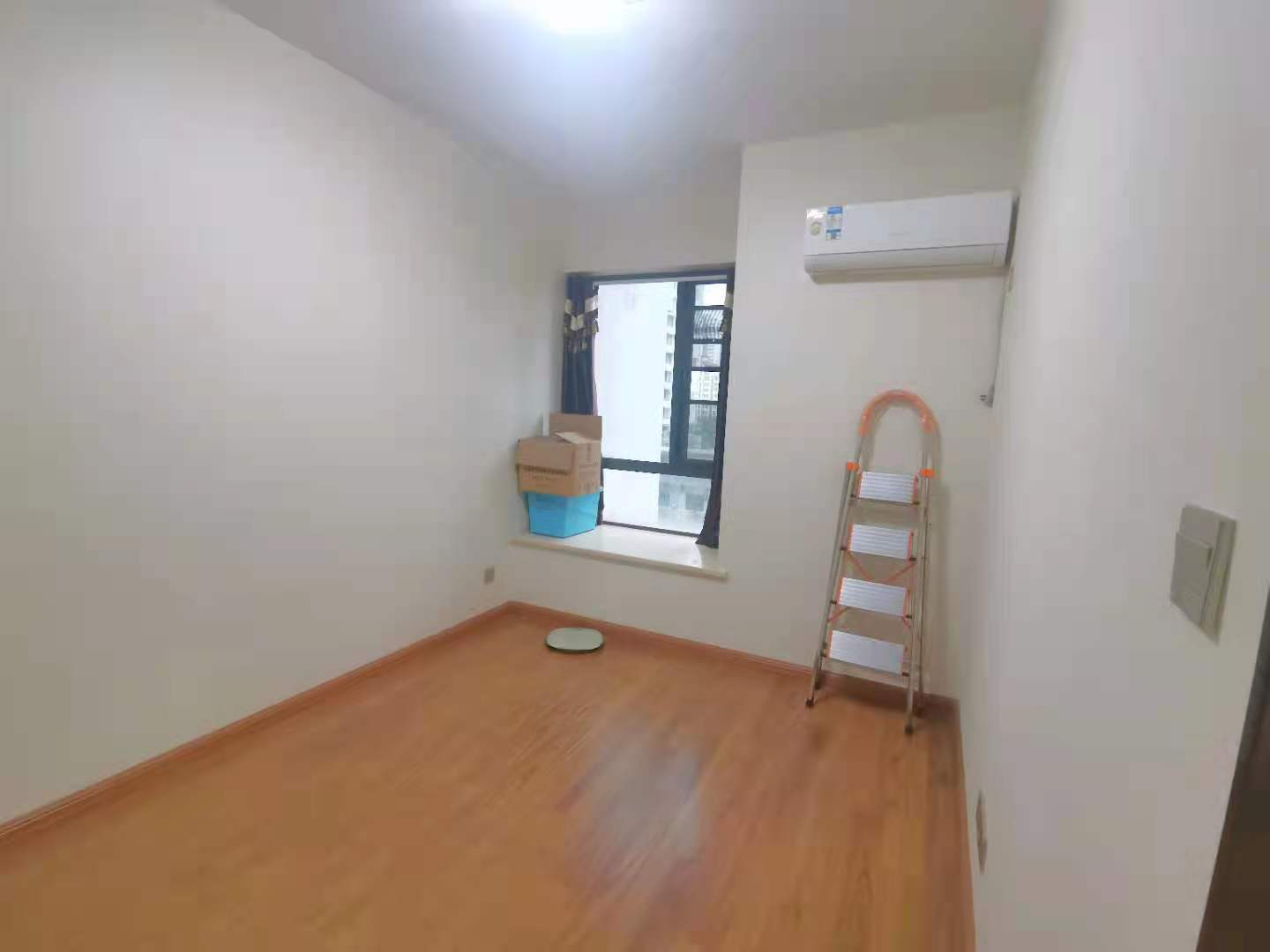 阳光100大湖第 3室2厅1卫 160.0万 阳光100大湖第 3室2厅1卫 160.0万卧室