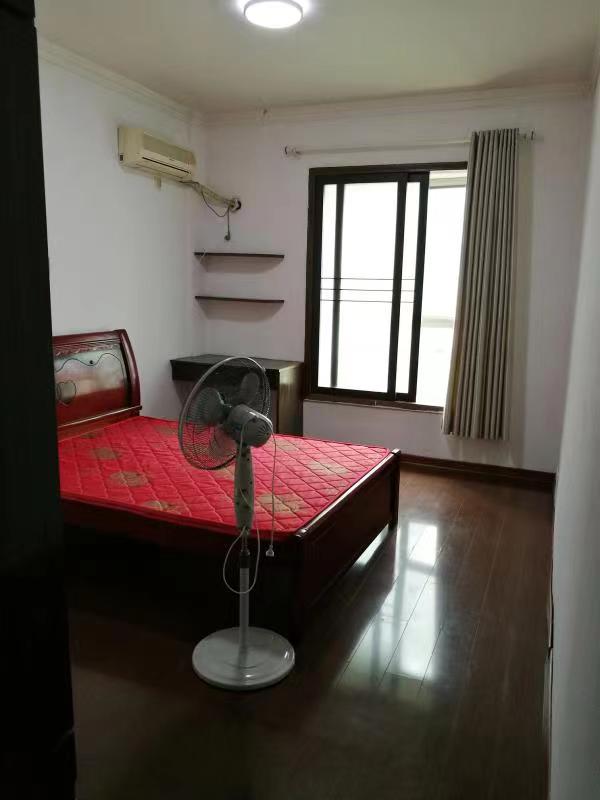 新荷家园 3室2厅1卫 72.8万 新荷家园 3室2厅1卫 72.8万客厅