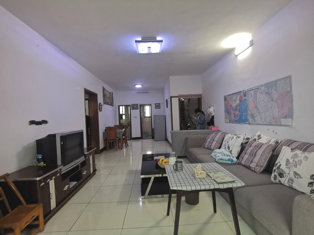 梓山苑小区 2室1厅1卫 45.8万 梓山苑小区 2室1厅1卫 45.8万客厅