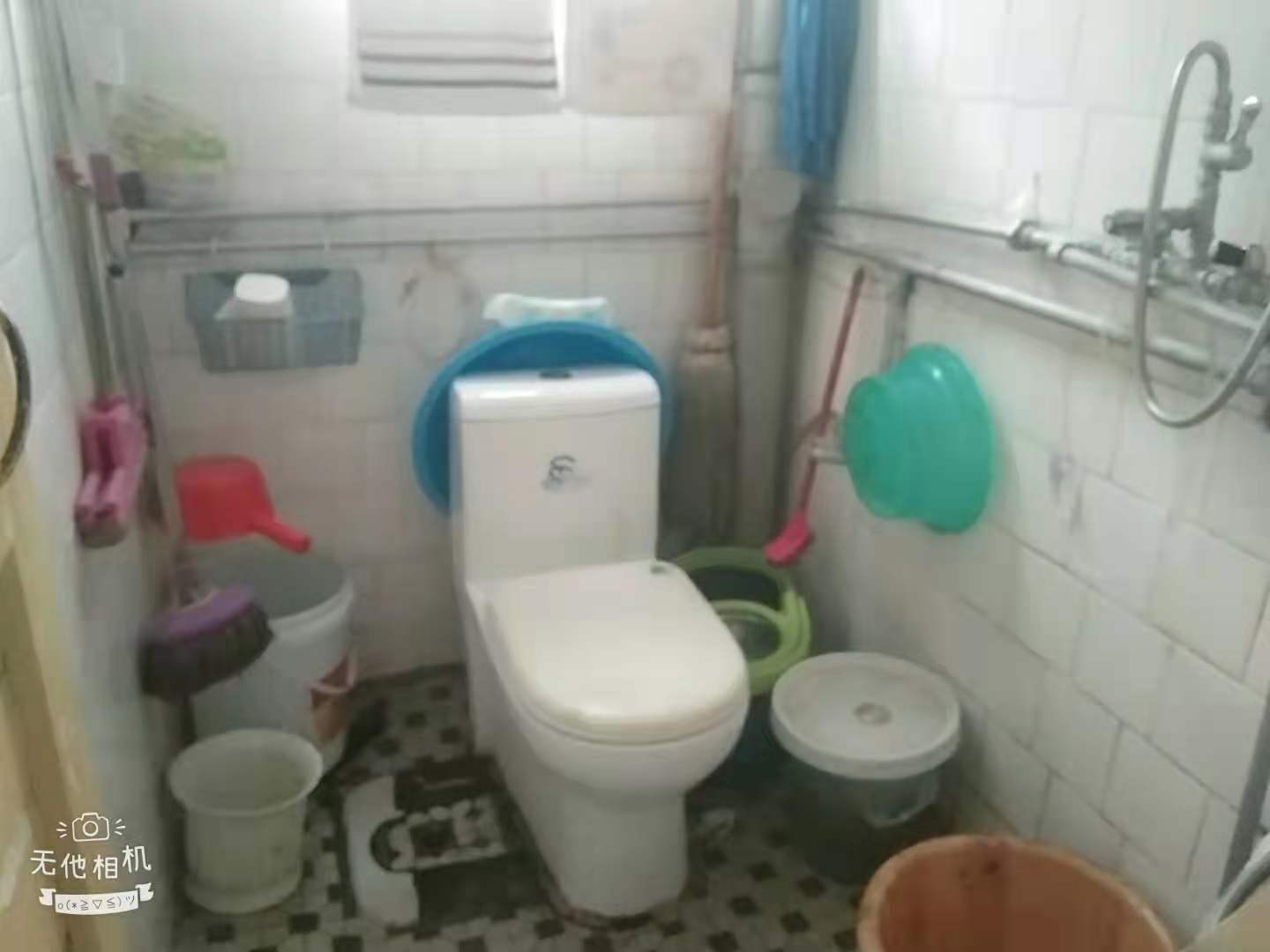 农业农机学校院内家属楼 3室2厅1卫 59.8万 农业农机学校院内家属楼 3室2厅1卫 59.8万卫生间