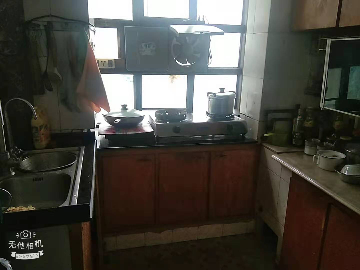 农业农机学校院内家属楼 3室2厅1卫 59.8万 农业农机学校院内家属楼 3室2厅1卫 59.8万厨房