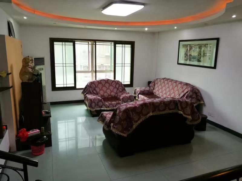 新荷家园 3室2厅1卫 72.8万 新荷家园 3室2厅1卫 72.8万客厅