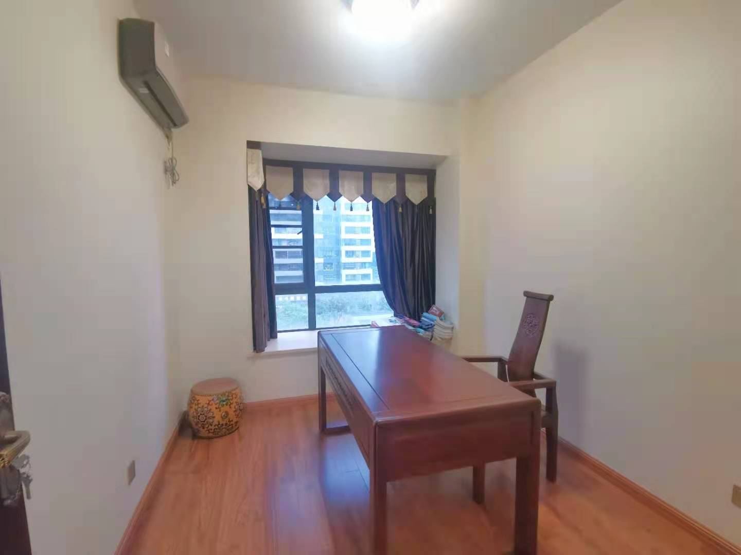 阳光100大湖第 3室2厅1卫 160.0万 阳光100大湖第 3室2厅1卫 160.0万卧室