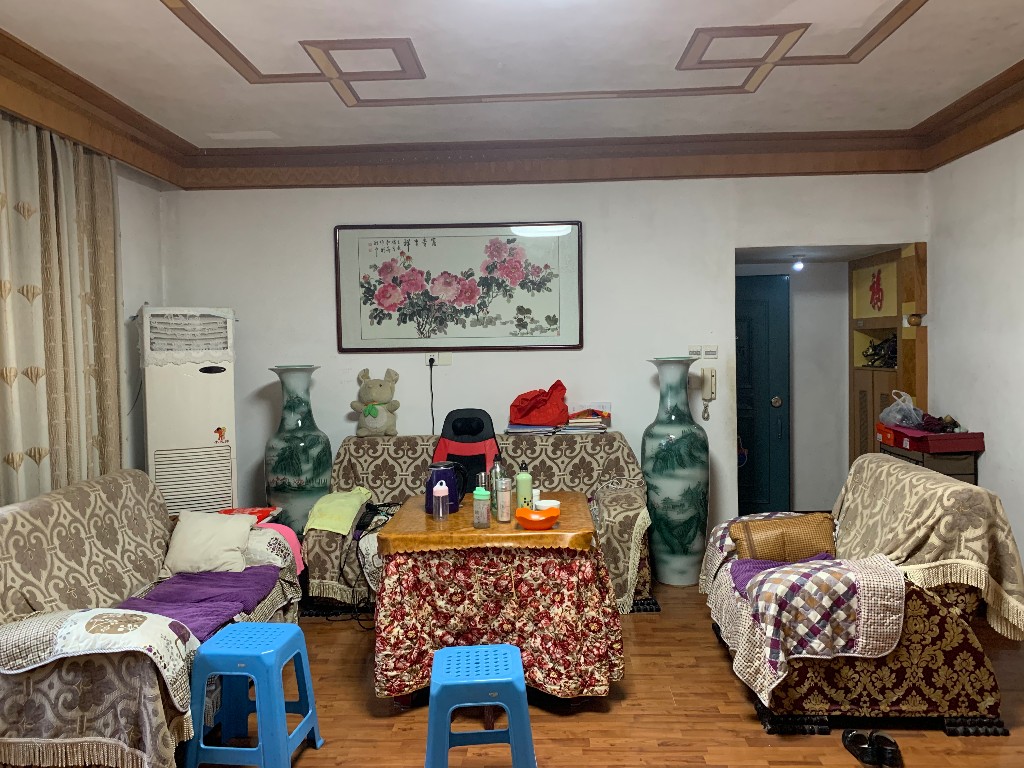 菊苑东区 3室2厅2卫 110.8万 菊苑东区 3室2厅2卫 110.8万客厅