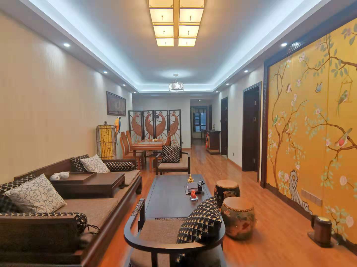 阳光100大湖第 3室2厅1卫 160.0万 阳光100大湖第 3室2厅1卫 160.0万客厅