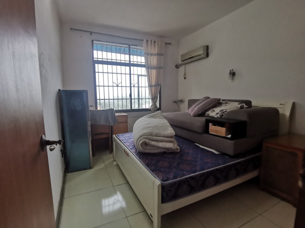 梓山苑小区 2室1厅1卫 45.8万 梓山苑小区 2室1厅1卫 45.8万客厅