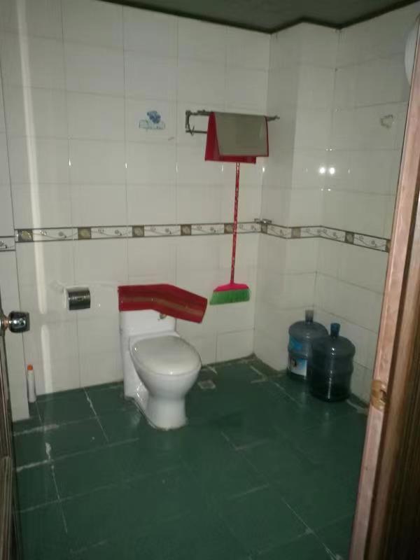 新荷家园 3室2厅1卫 72.8万 新荷家园 3室2厅1卫 72.8万客厅