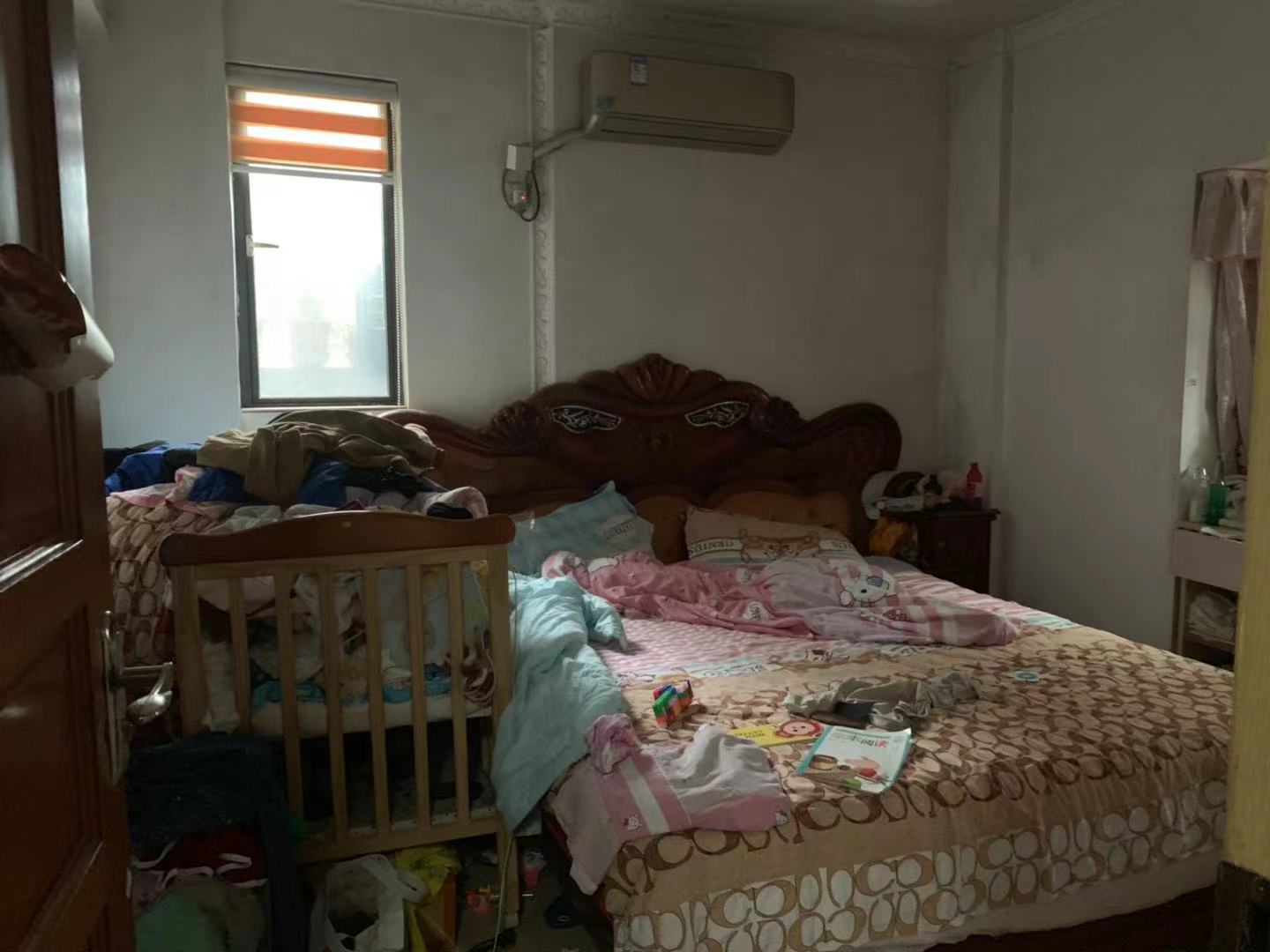 太一御江城 3室2厅1卫 110.0万 太一御江城 3室2厅1卫 110.0万客厅