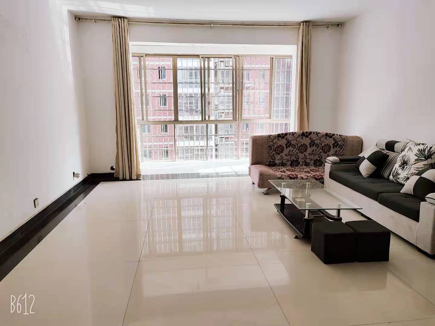 东方豪苑 3室2厅2卫 1700.0元/月 东方豪苑 3室2厅2卫 1700.0元/月室内图