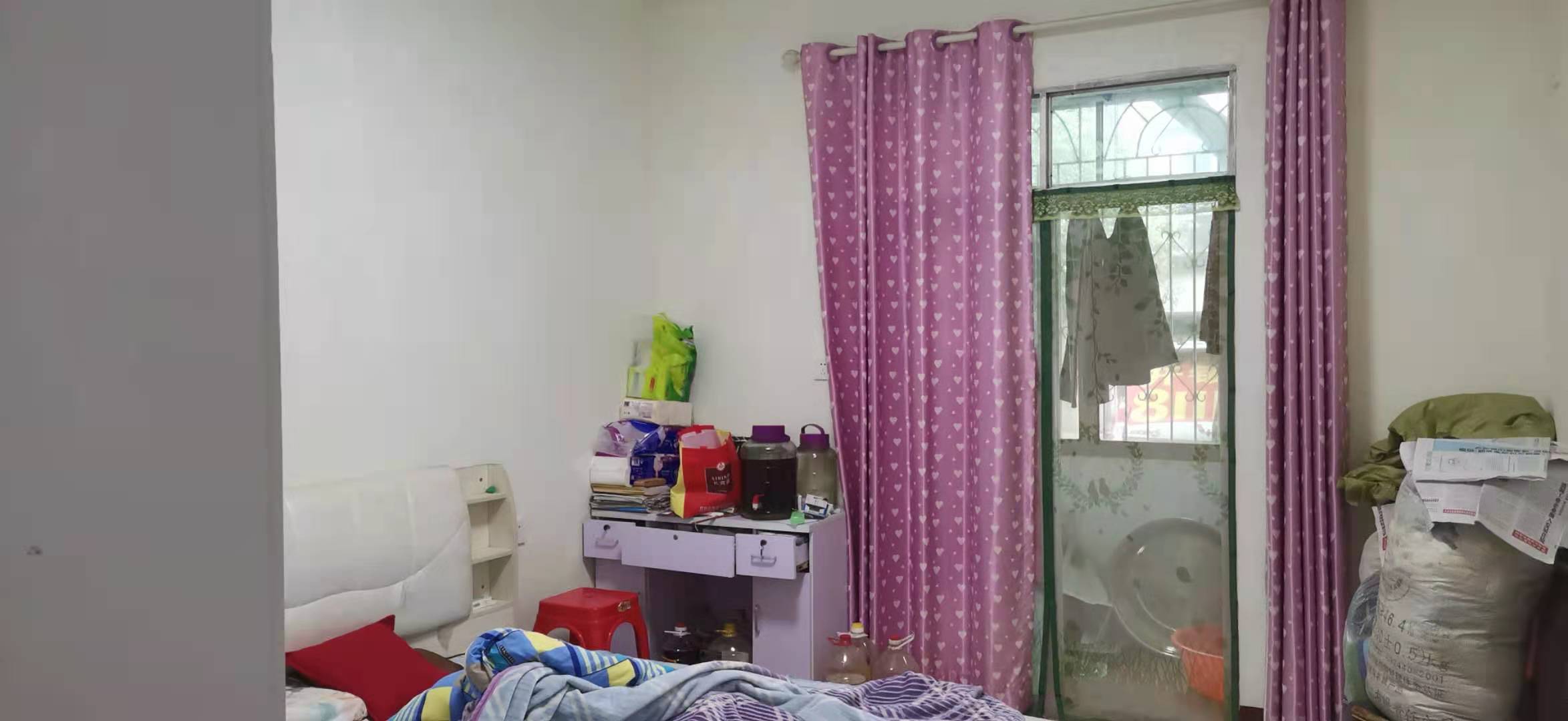 电力局家属楼  3室2厅1卫    60.0万 电力局家属楼  3室2厅1卫    60.0万卧室