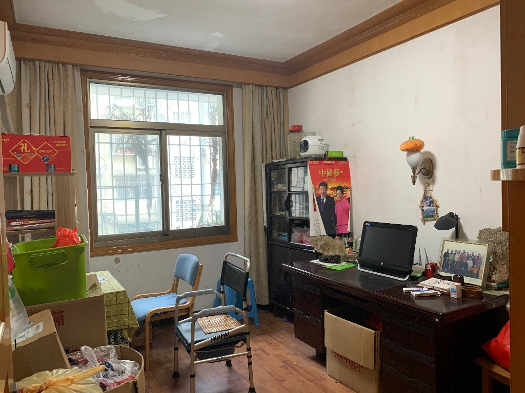 菊苑东区 3室2厅2卫 110.8万 菊苑东区 3室2厅2卫 110.8万卧室