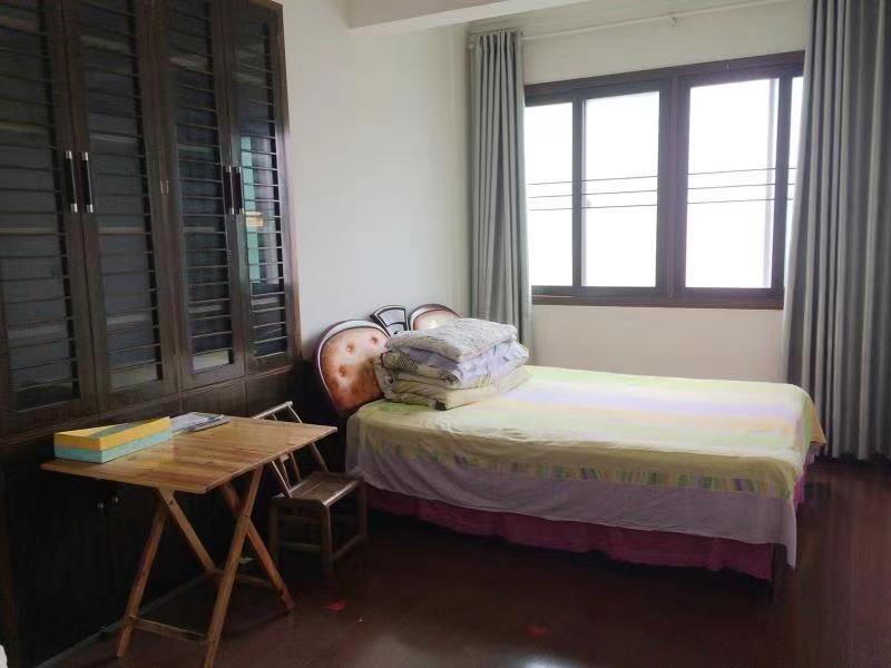 新荷家园 3室2厅1卫 72.8万 新荷家园 3室2厅1卫 72.8万客厅